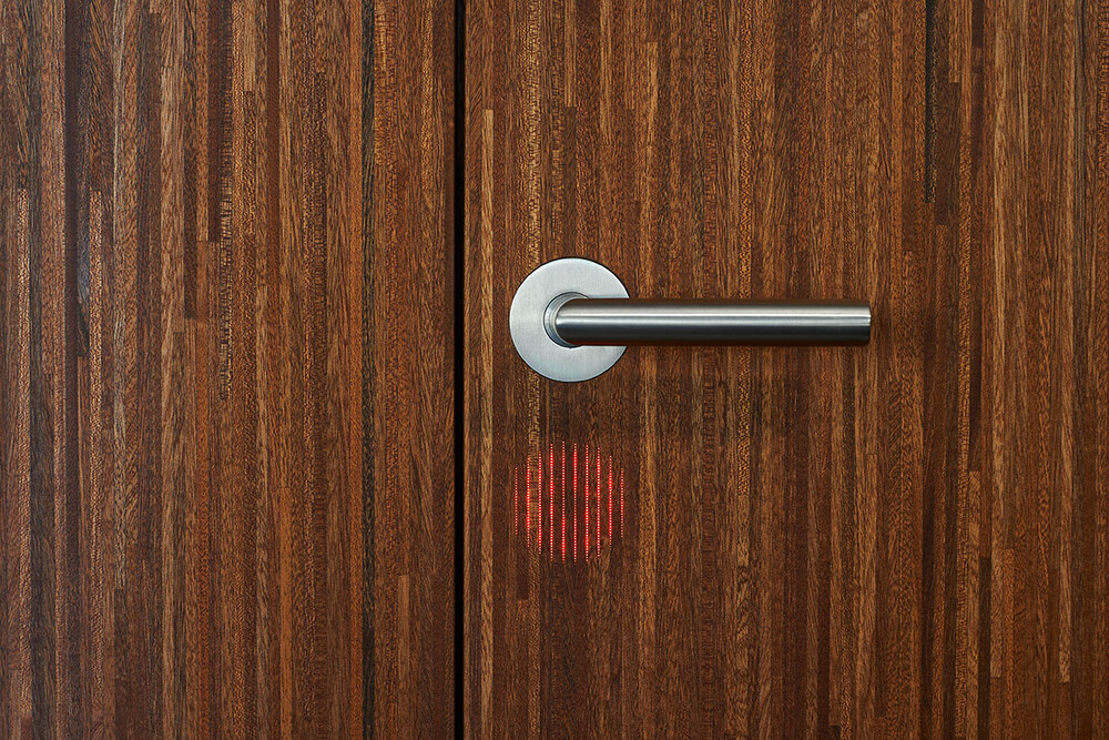 Ouverture des portes sans contact. Prévoyez une protection hygiénique dans la poignée (de la porte). Ouverture des portes sans contact. Prévoyez une protection hygiénique dans la poignée (de la porte).