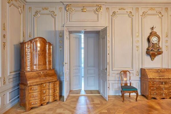 <p><strong>Porte en bois massif EI30</strong><br />Portes assemblées massives EI30 à 2 vantaux, portes pleines, l’ensemble avec croisillons rapportés. Portes installées dans un bâtiment classé historique. </p> <p><strong>Porte en bois massif EI30</strong><br />Portes assemblées massives EI30 à 2 vantaux, portes pleines, l’ensemble avec croisillons rapportés. Portes installées dans un bâtiment classé historique. </p>